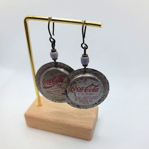 🎄5/$25🎄VINTAGE Handmade Coke Cap Earrings - Picture 1 of 5
